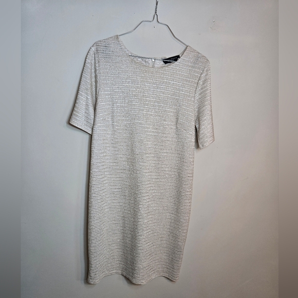 Dorothy Perkins Dresses & Skirts - Silver And Sparkly Short Sleeve Dress Perfect For New Years Christmas Engagement